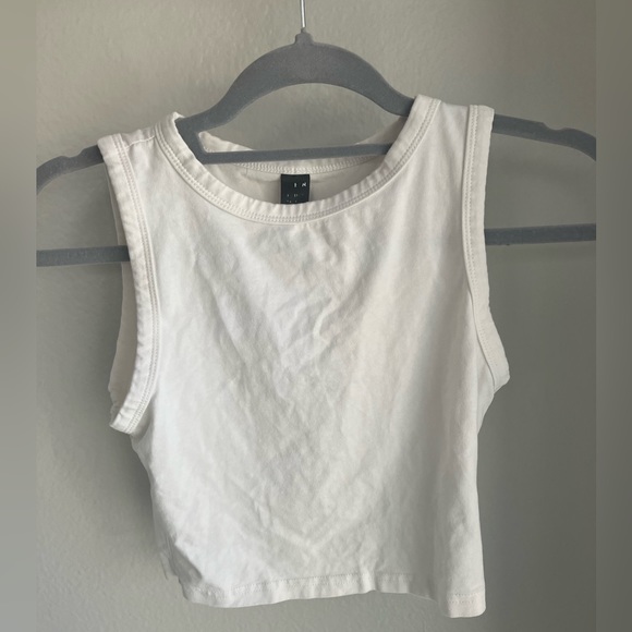 White tank semi-crop top. - Picture 1 of 1